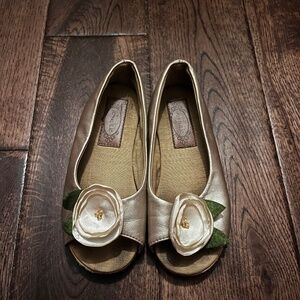 Girls’ Joyfolie Gold flats